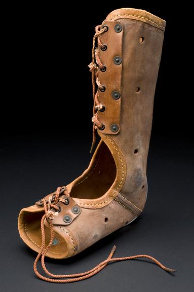Leg and ankle splint, England, 1940-1960