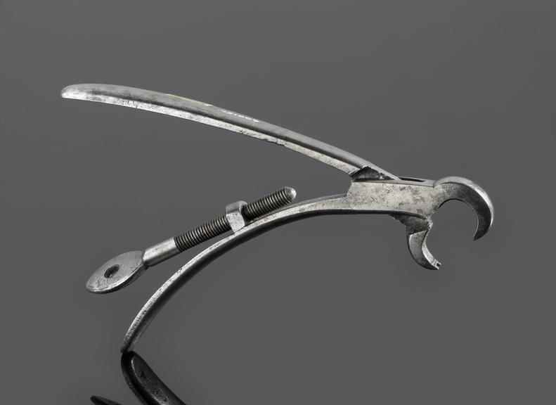 Dental forceps, 18th century, crow's bill