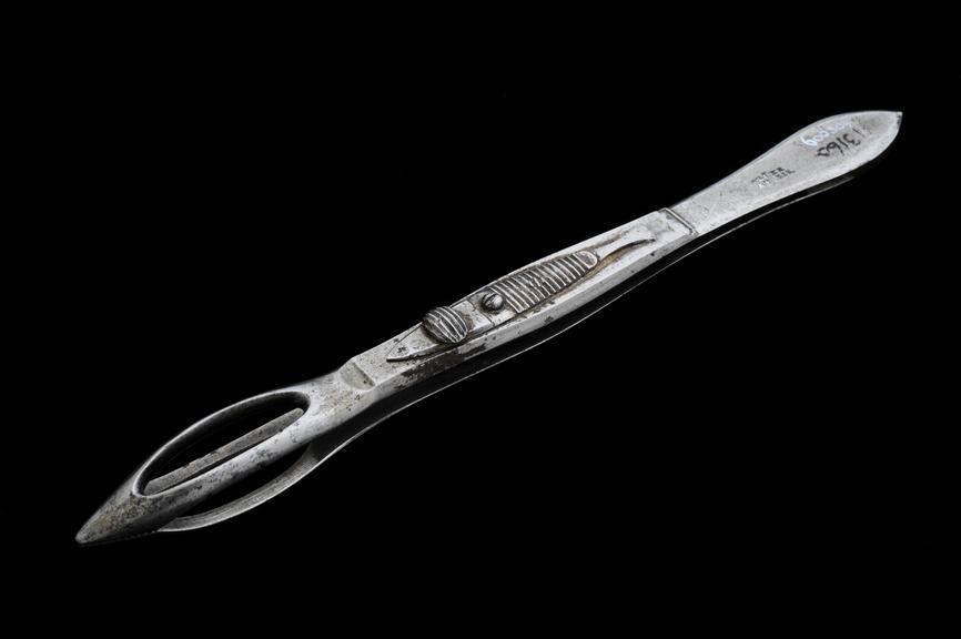 Fenestrated artery forceps, steel, by Luer of Paris