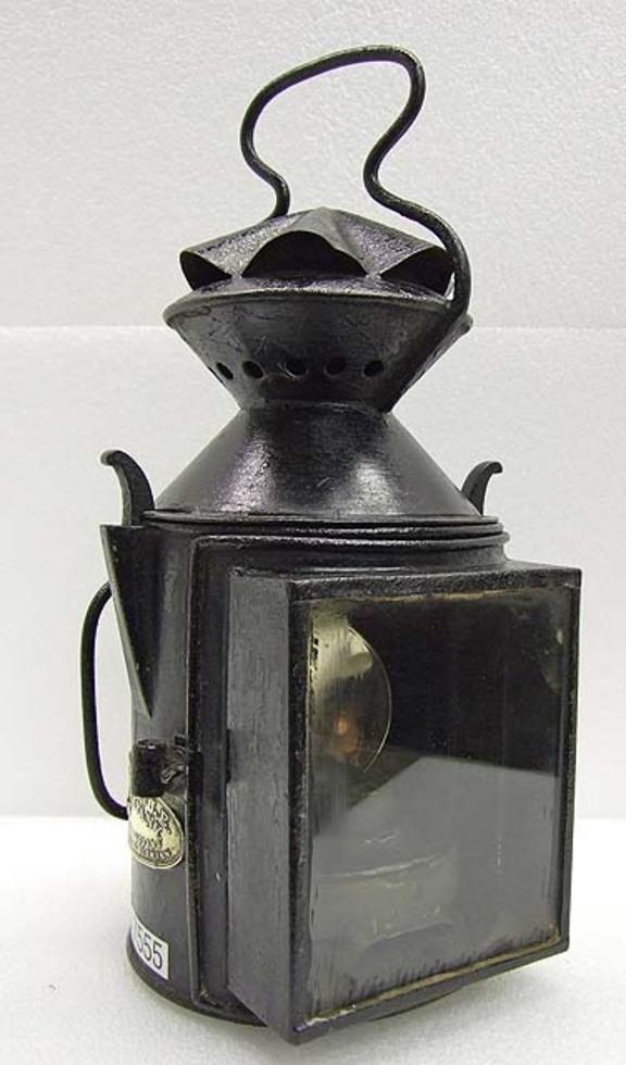 York & Newcastle Rly, 3-aspect Guards handlamp