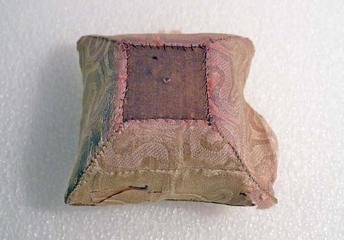 Pin cushion