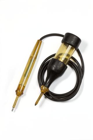 Light bulb circuit tester