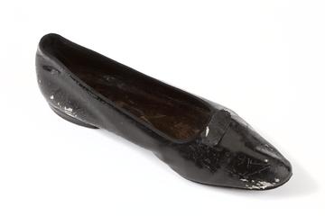 Court dress shoe