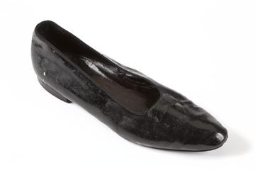Court dress shoe