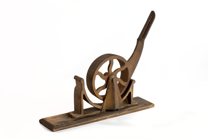 Manual cork compressing machine used for squashing corks; thus