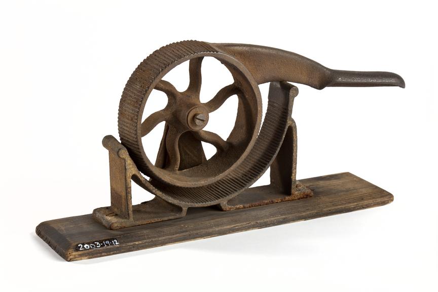 Manual cork compressing machine used for squashing corks; thus