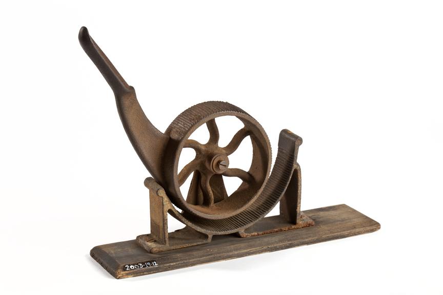 Manual cork compressing machine used for squashing corks; thus