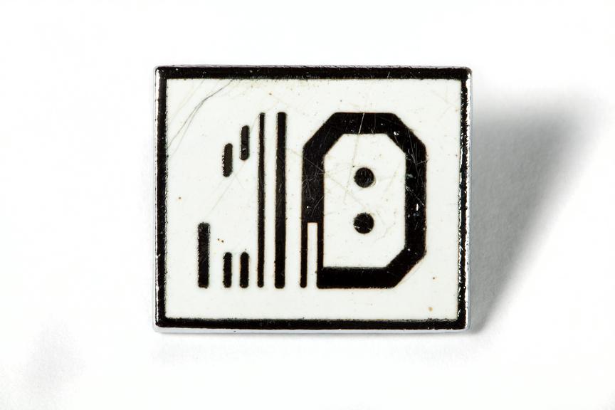 pin badge; Fac 151