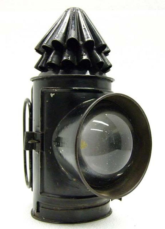 Handlamp. Policeman's bullseye handlamp (handlamp)