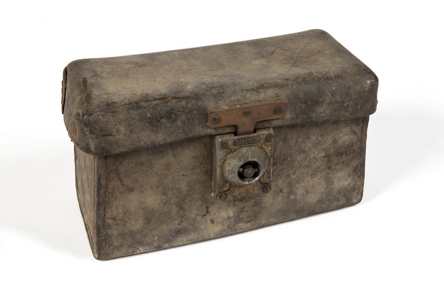 Leather box for storage of explosive detonators, coal mining.