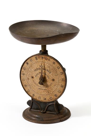 Postal scale, made by Cheshire Pooley, c.1900.