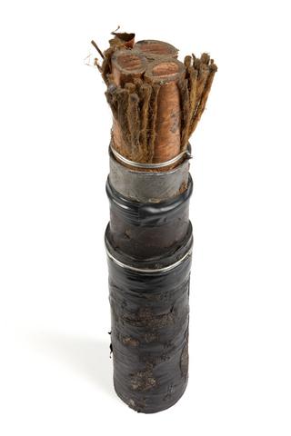 Medium-heavy duty electrical distribution cable