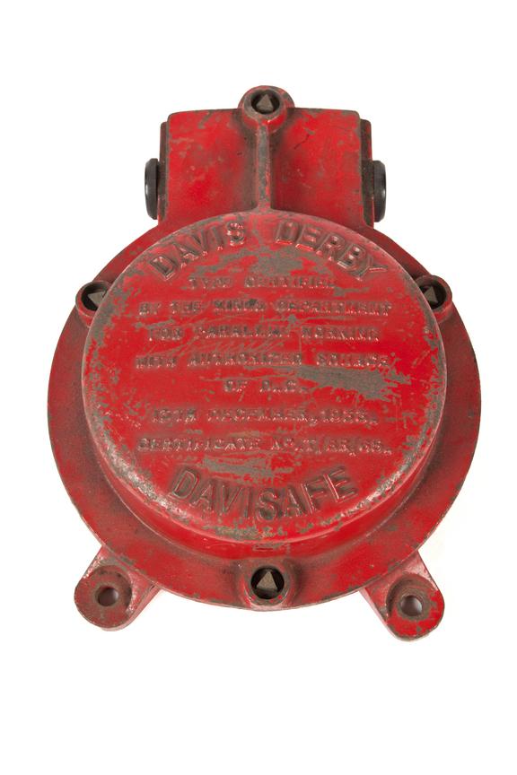 'Davis Derby' round junction box.