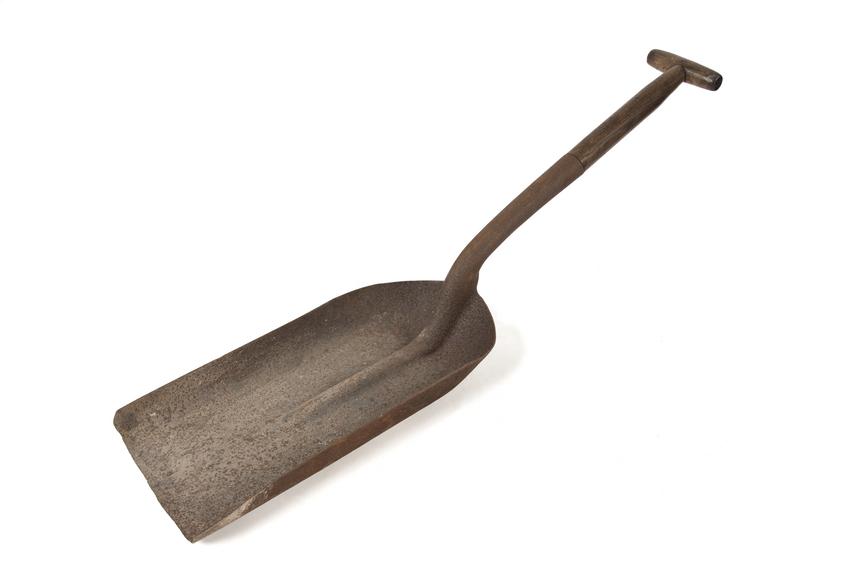 Collier's shovel photographed 3/4 view on a white background.