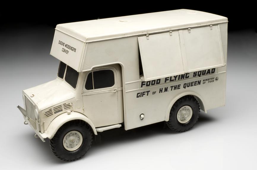 Model of a Second World War canteen lorry, England, 1939-1945