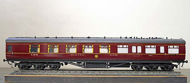 London Midland & Scottish Railway dining car (model railway carriage)