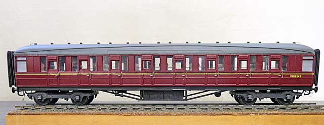 London & North Eastern Railway 1st & 3rd class corridor, No. E12034E (model railway carriage)