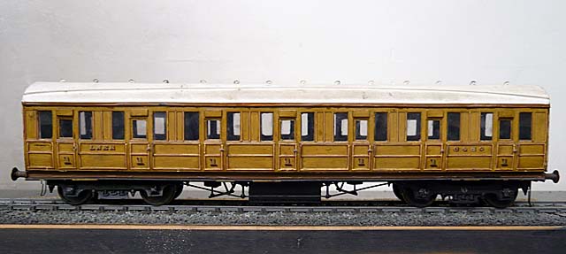 London & North Eastern Railway 1st class suburban No. 6450 (model railway carriage)