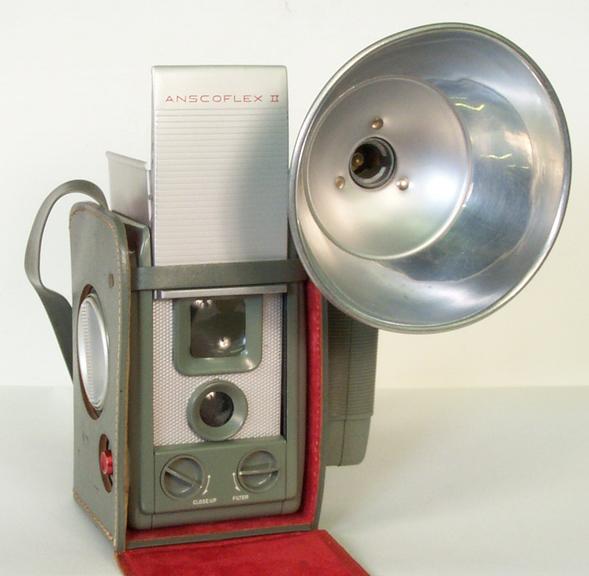 Anscoflex II camera
    A twin lens reflex-style camera for 620