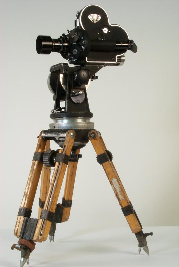 Arriflex ST 16mm cine camera
        This Arriflex ST 16mm camera is