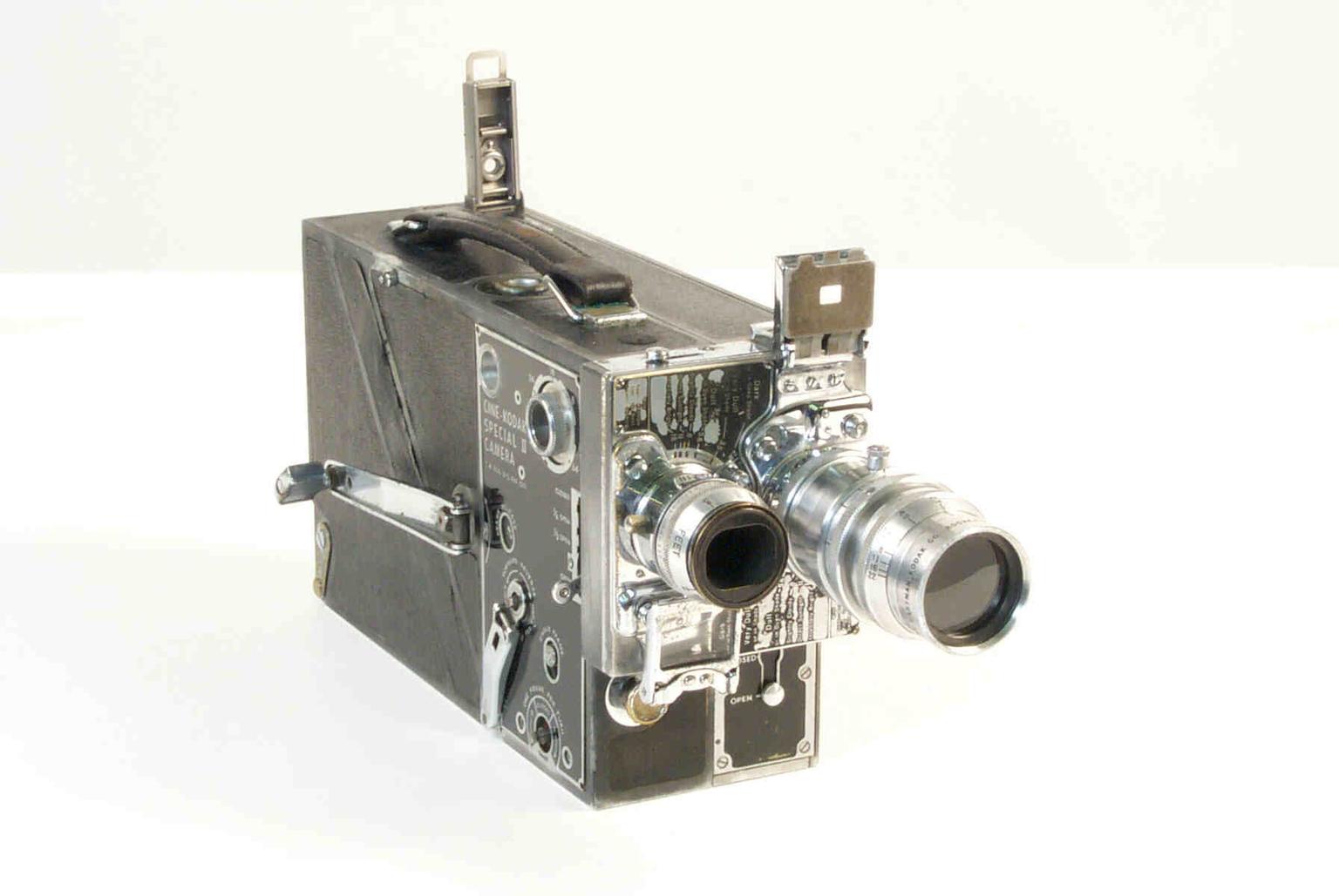 Cine-Kodak Special II Camera レンズ2本付き large_a006940b.jpg