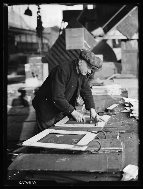 Shipyard worker
    A photograph of a worker in the Swan Hunter