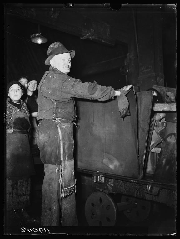 Tinplate worker
    A photograph of a tinplate worker in a South