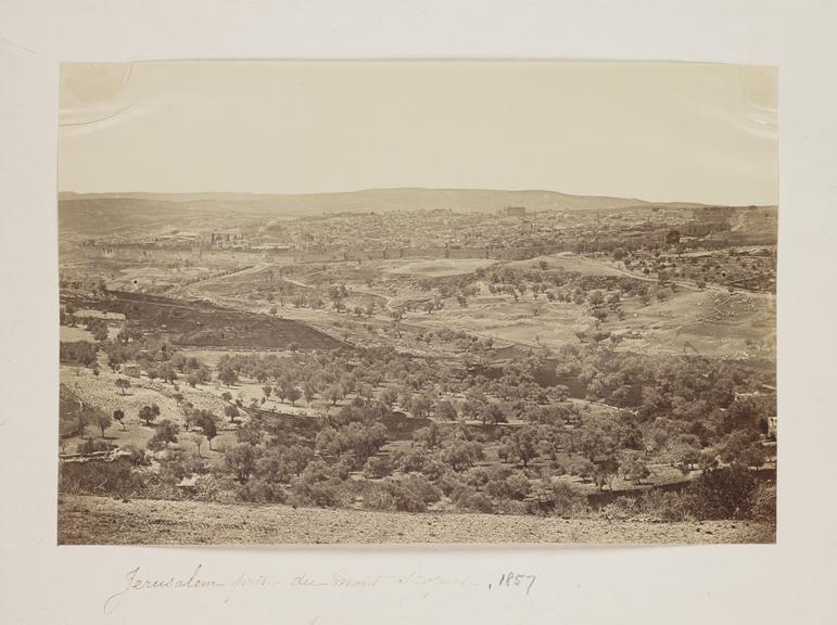 'Jerusalem prise du Mont Scopus'
    A photograph of a view of