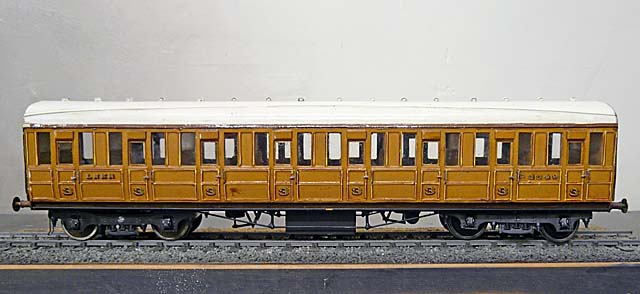 London & North Eastern Railway 3rd class suburban No. 82349 (model railway carriage)