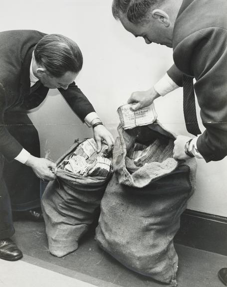 Two Sacks Two sacks of money recovered from the Great Train Robbery | Science ...