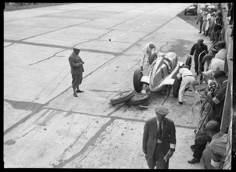 Hanns Geier during a pit stop