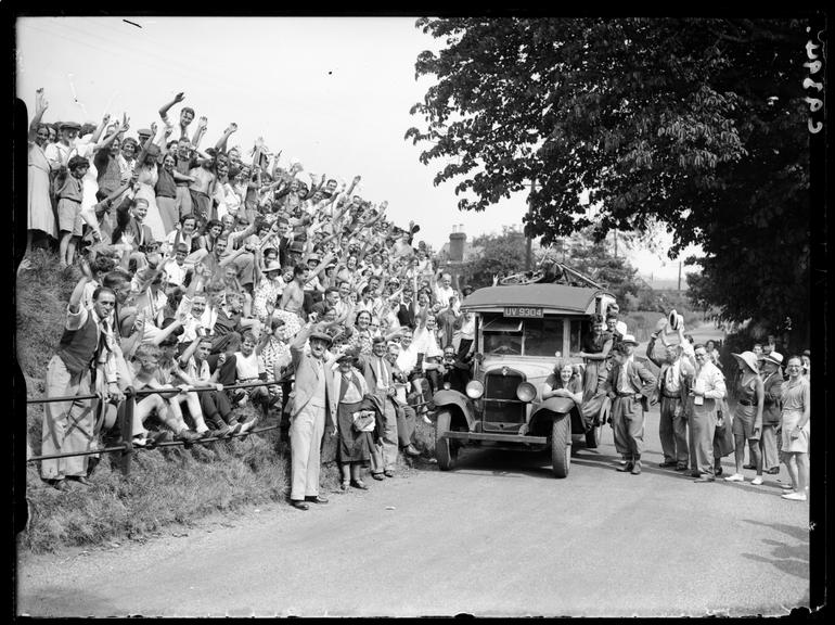 'Clarion Hostel van starts for Hoddesdon (Herbert Morrison on