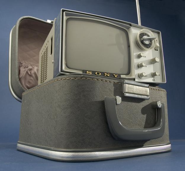 Sony 5-303W portable television receiver in carrying case | Science Museum  Group Collection