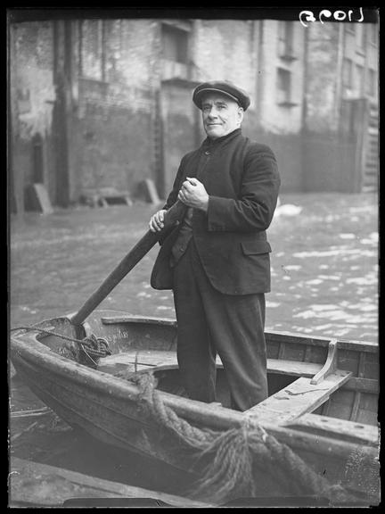 Charlie Lardner, Wapping boatman