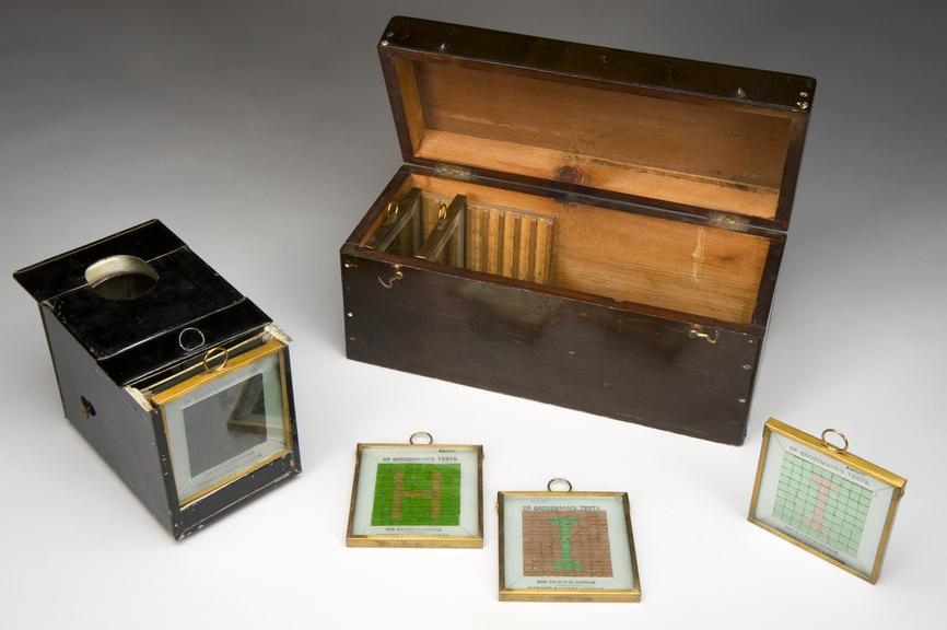 Grossmann's colour vision test, in wooden case