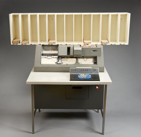 Punched card sorter, consisting of 2 main units