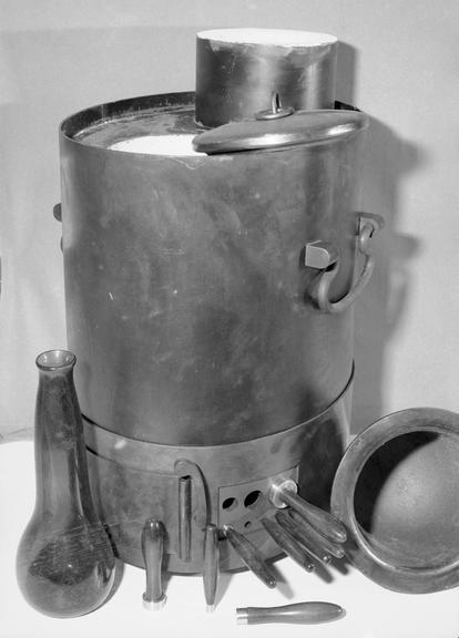 Black's portable chemical furnace (furnace (replica))