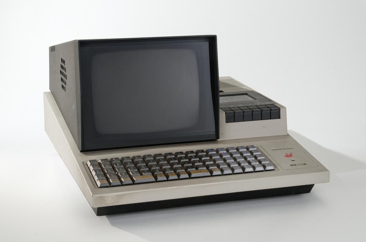 激レア　SHARP MZ-80C Clean Computer large_2009_5040.jpg