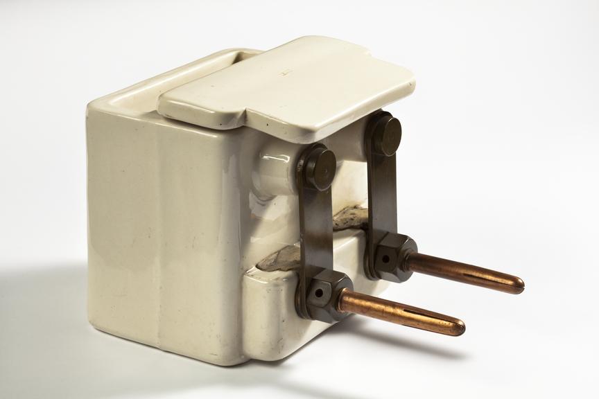 Electric Oil Break Fuse | Science Museum Group Collection