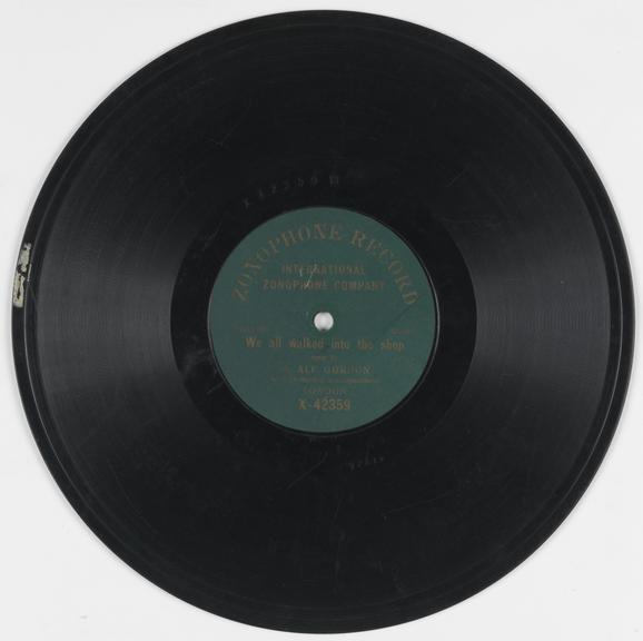 Gramophone records synchronised for Walturdaw soundfilm system