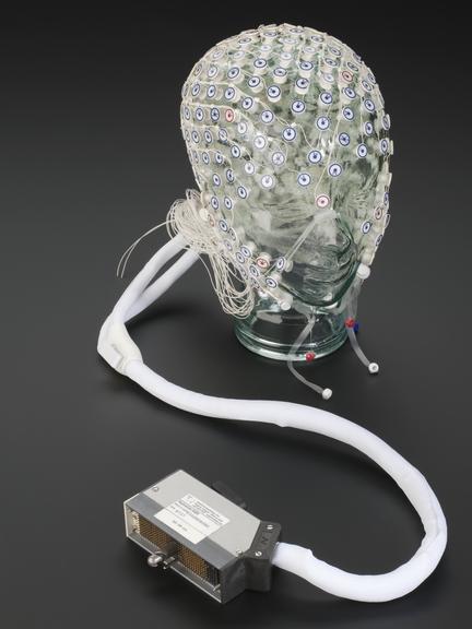 Geodesic dEEG sensor net
