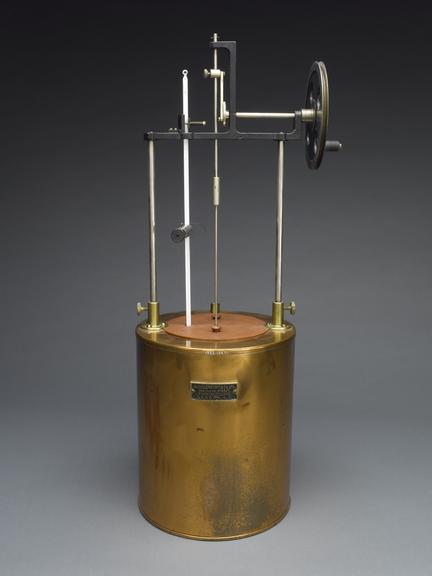 Berthelot-Mahler calorimeter fitted with mechanical stirring aparatus