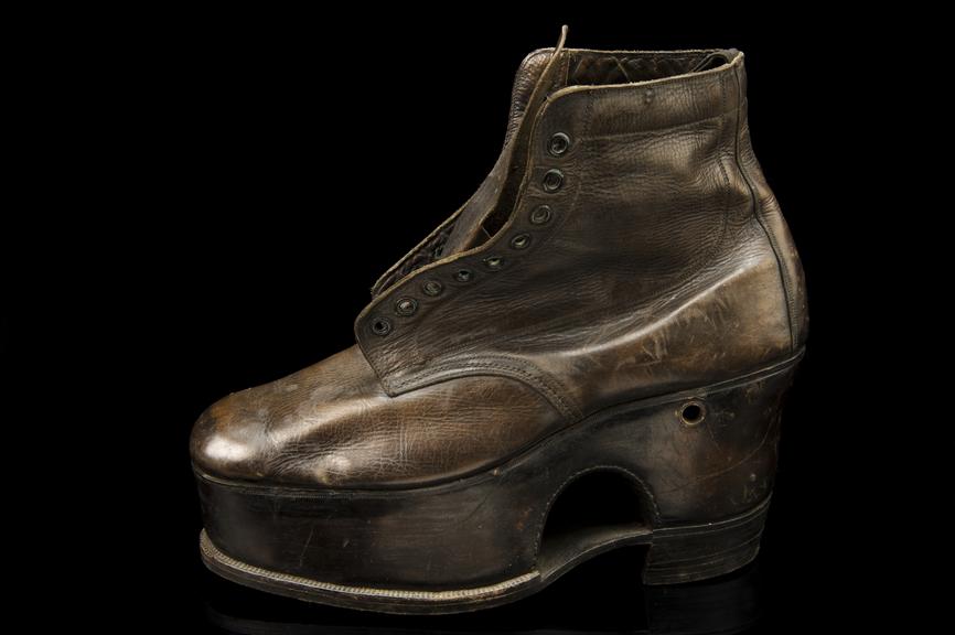 Left leather boot for use with a leg support, United Kingdom, 1901-1930 ...