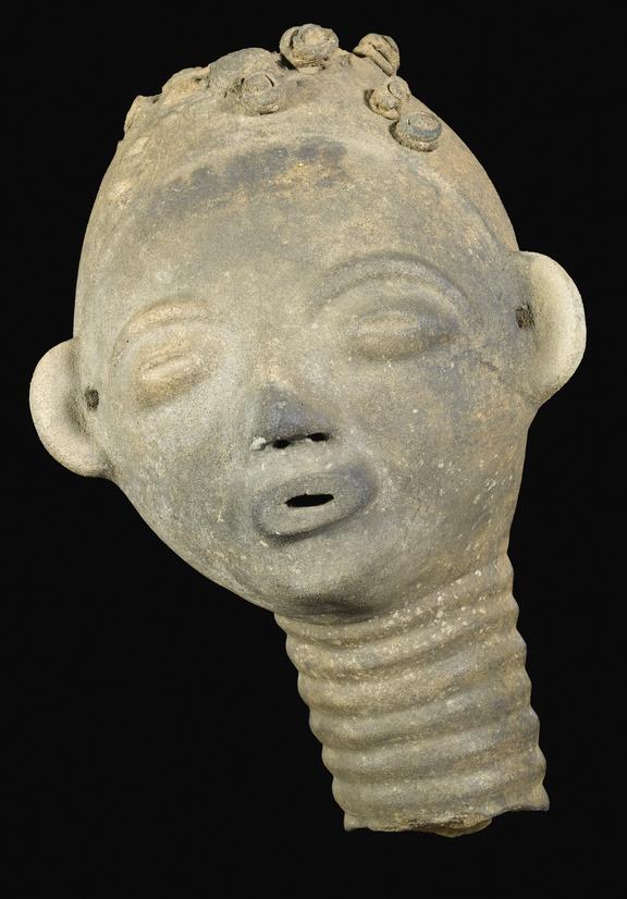 Baked clay memorial head, oval face, ringed neck