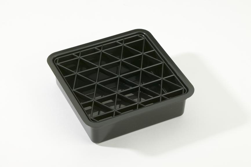 Drip tray for under beer pump, black plastic (in 2 parts