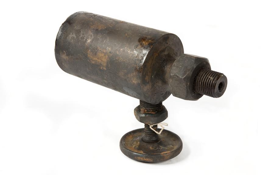 Steam lubricator photographed 3/4 view on a white background.