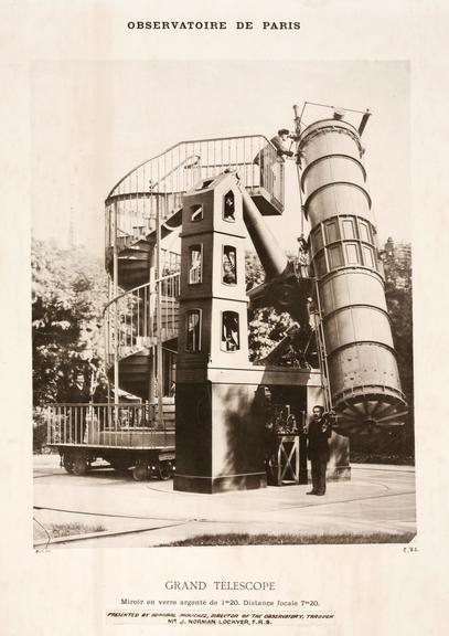 Photograph of a reflecting telescope (photograph; telescope - reflecting)