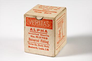 'Veritas' gas mantle box