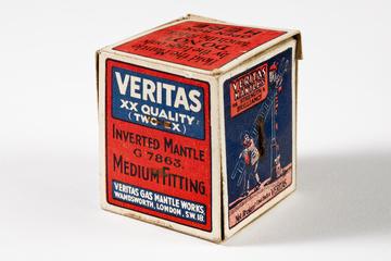 'Veritas' gas mantle box