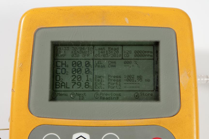 Landfill gas analysis computer for use at gas well head